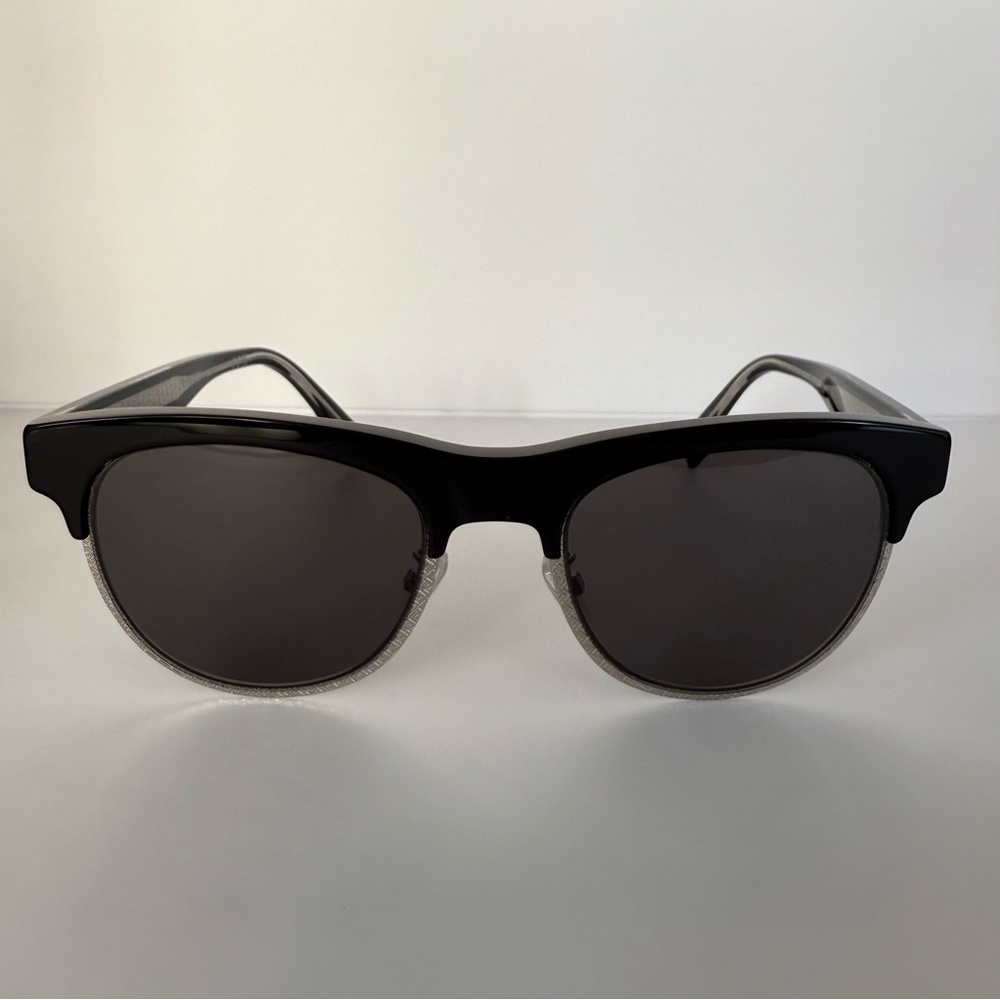 NEW!!! Fendi men sunglasses FE40105U 01A Authentic Retail 420$